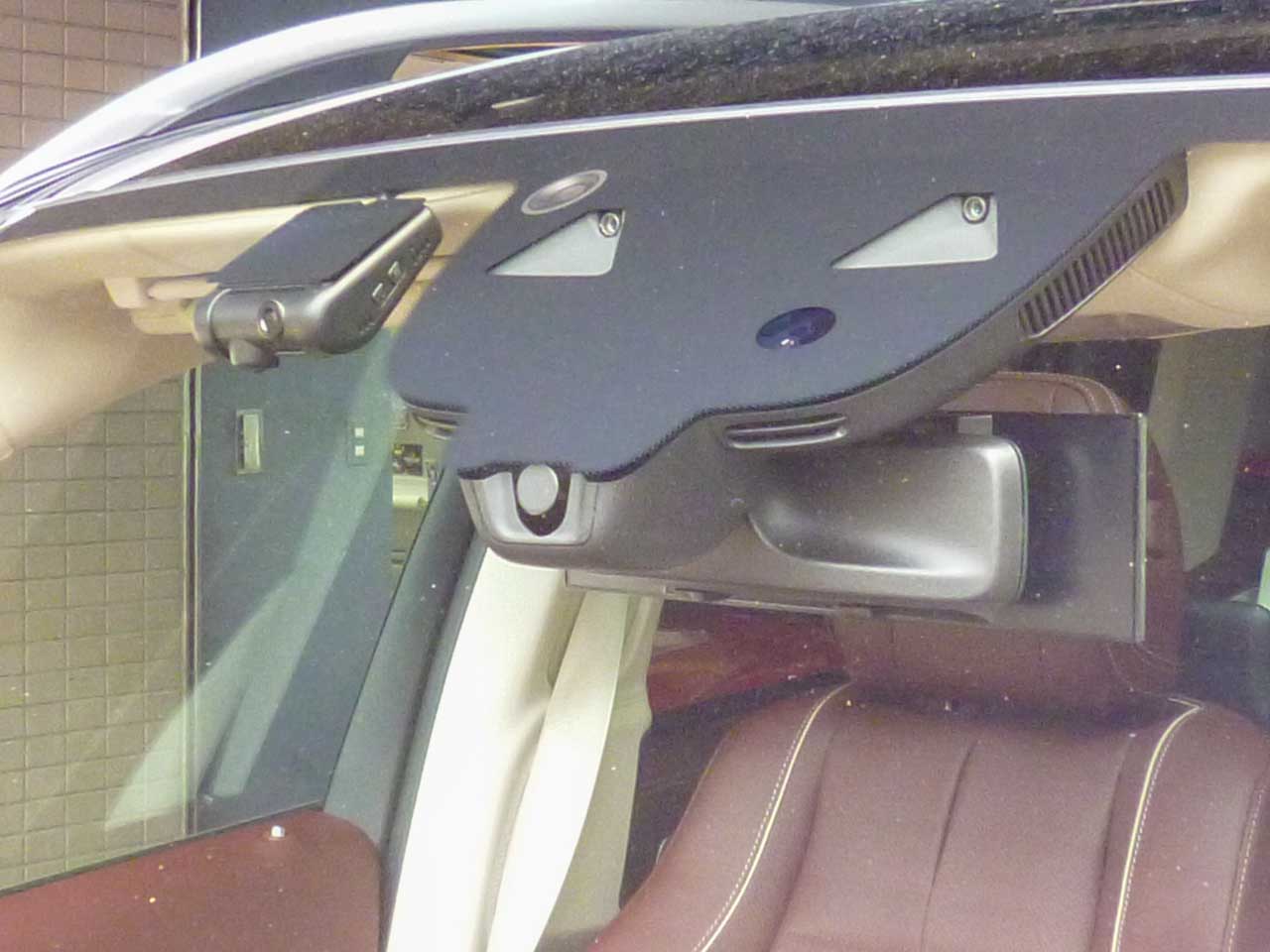 自動車ガラス　前方カメラ